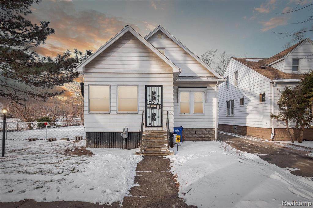 18517 Riverview Street - Photo 1