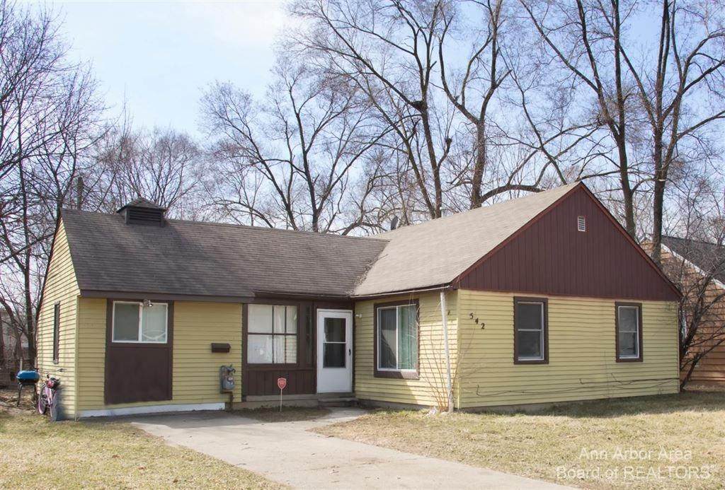542 Hudson - Photo 1