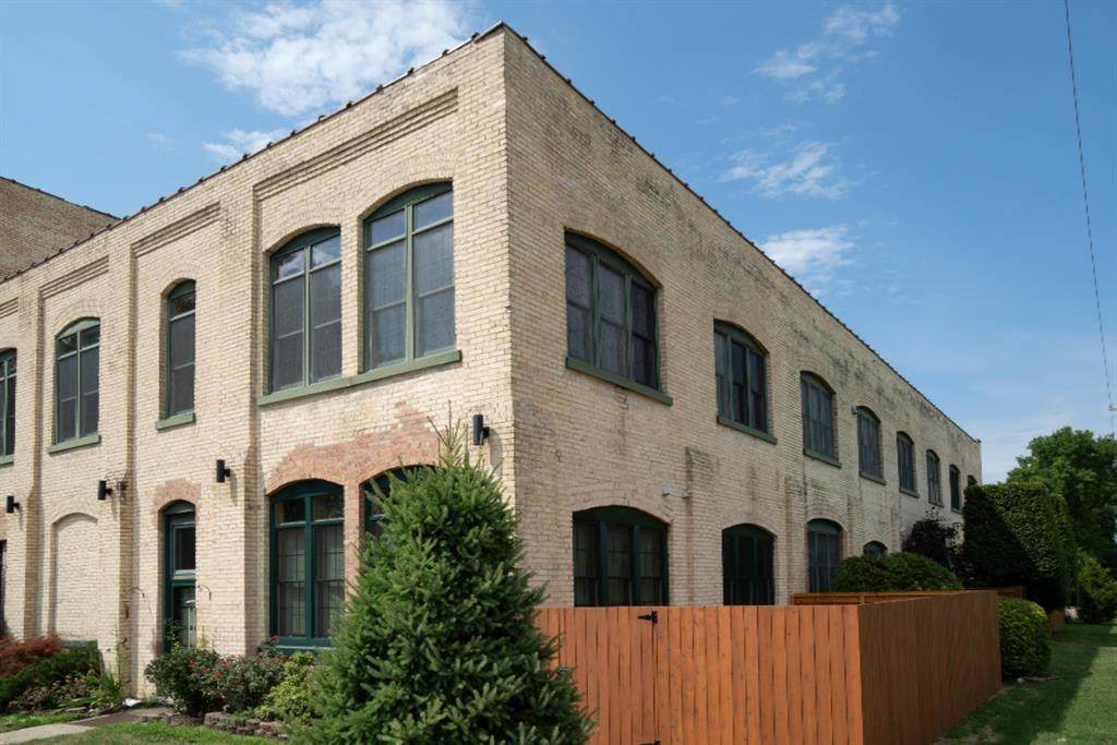 125 Elkenburg Street - Photo 1