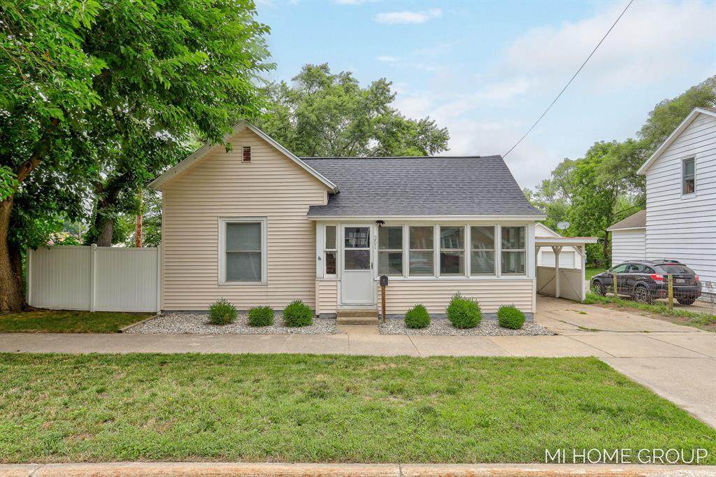 201 16th Street - Photo 1