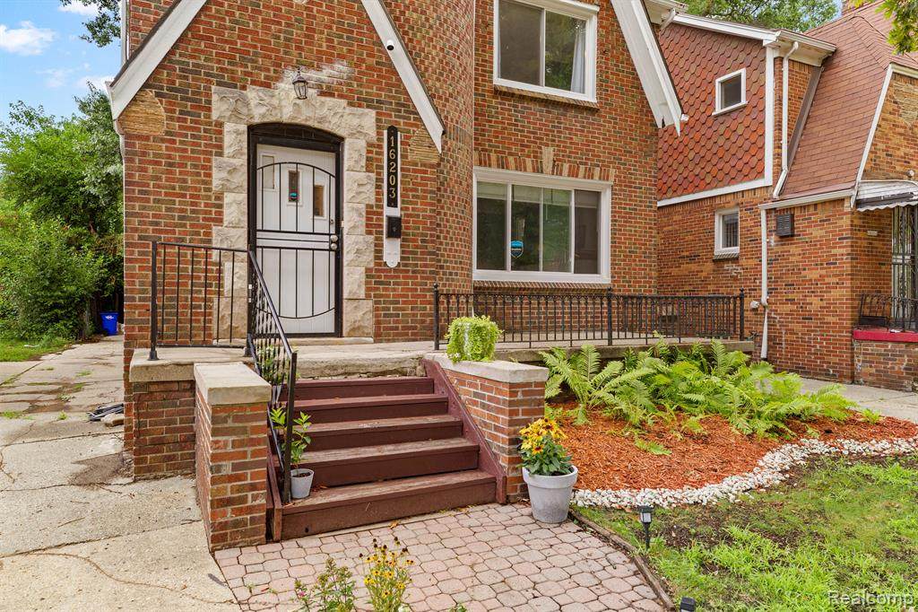 16203 Northlawn Street - Photo 1