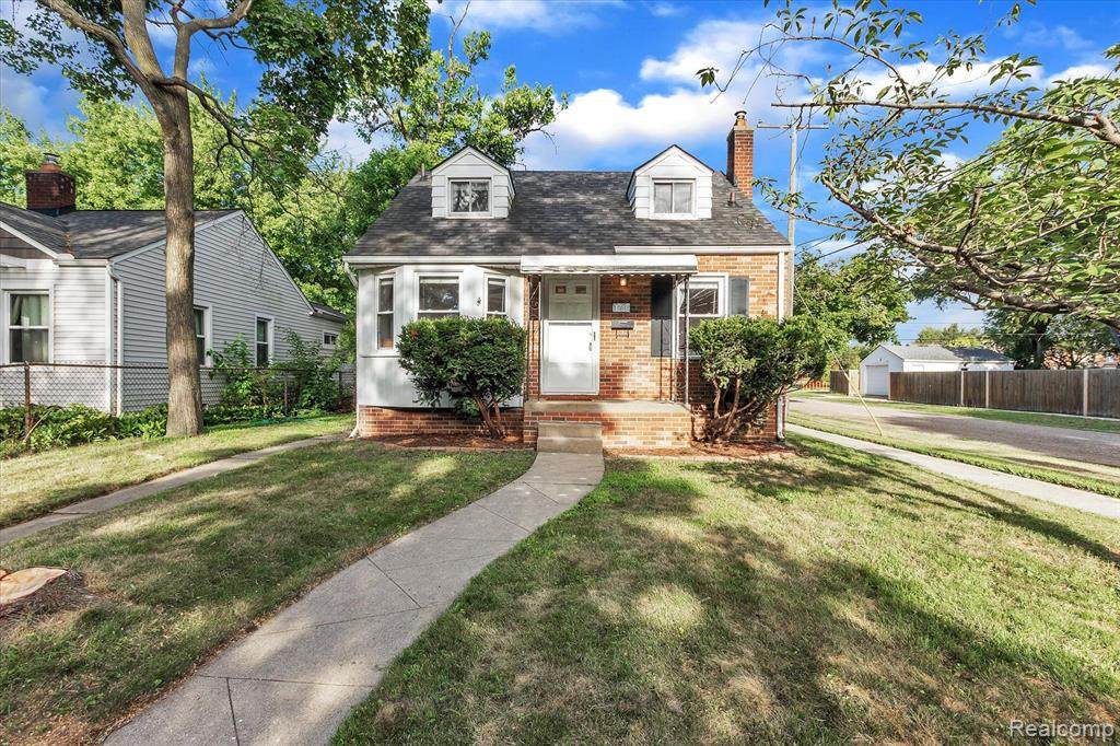 1502 Longfellow Avenue - Photo 1