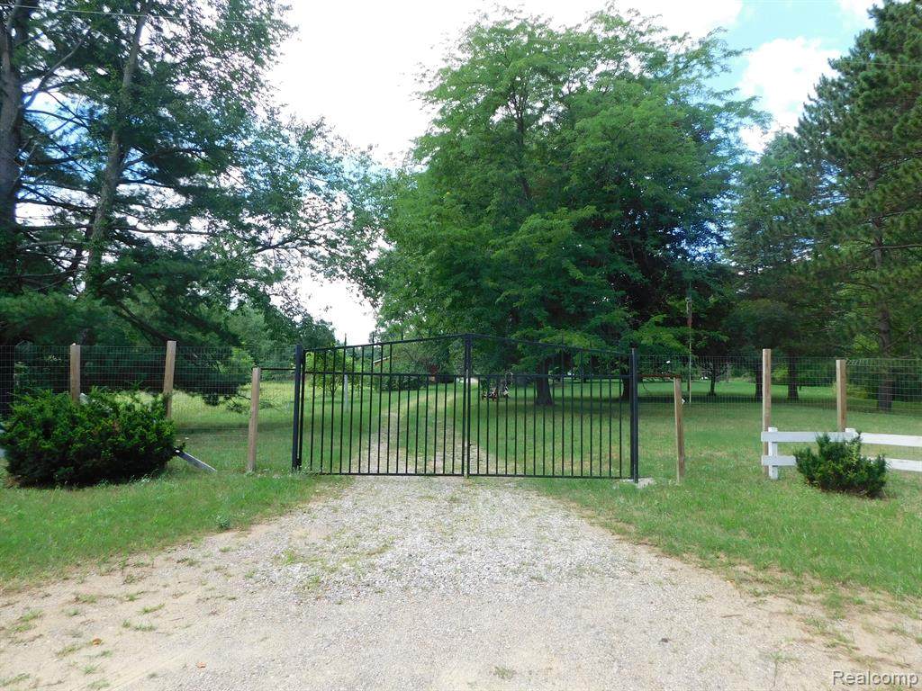 3100 Underwood Road - Photo 1