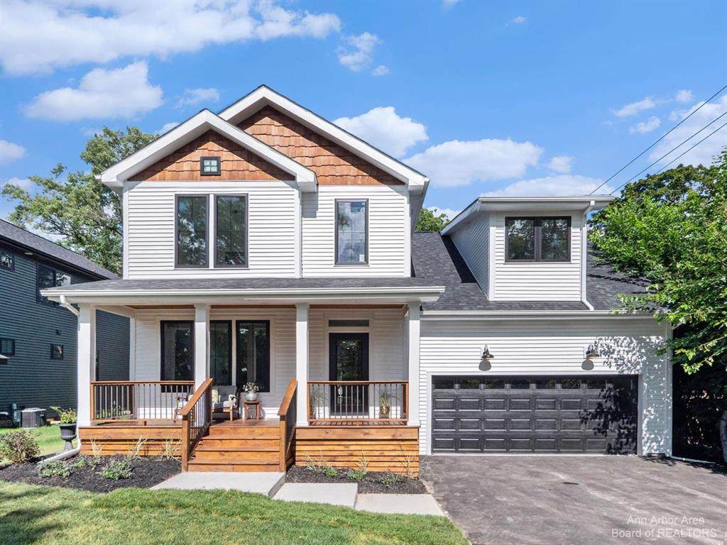 455 Parkwood Street - Photo 1