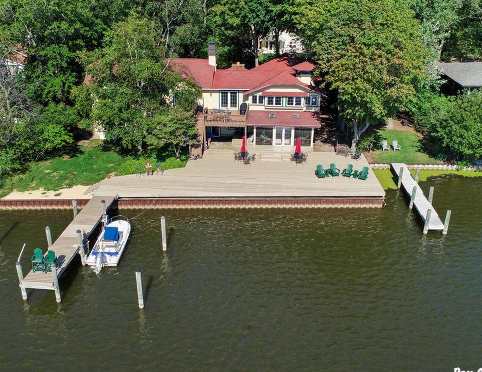 64 Lakeview Drive - Photo 1