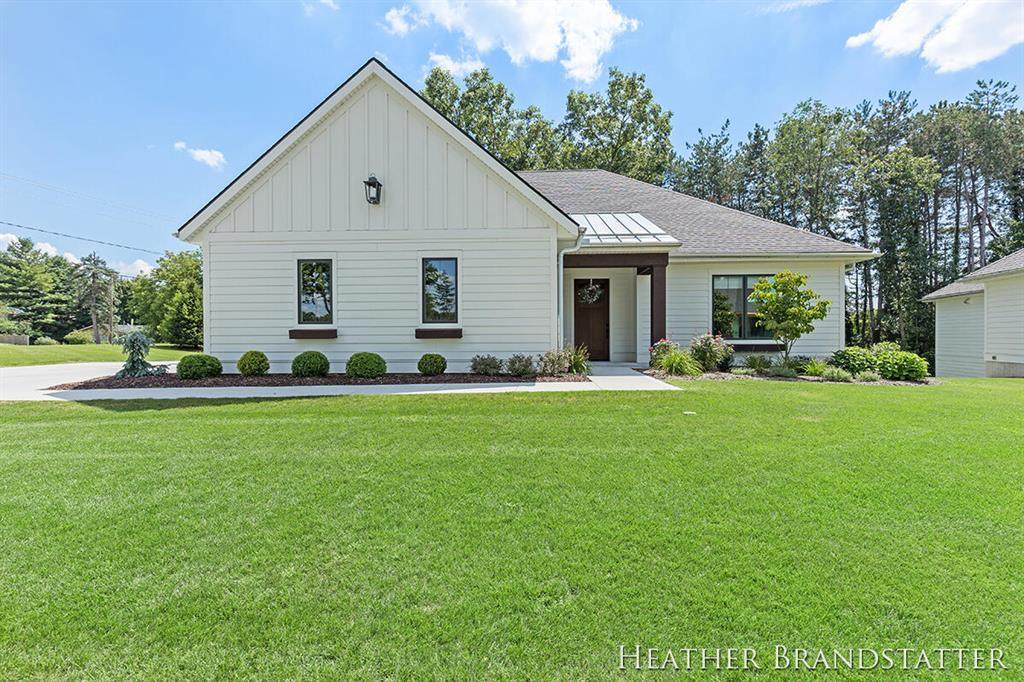 6310 Lamppost Circle - Photo 1