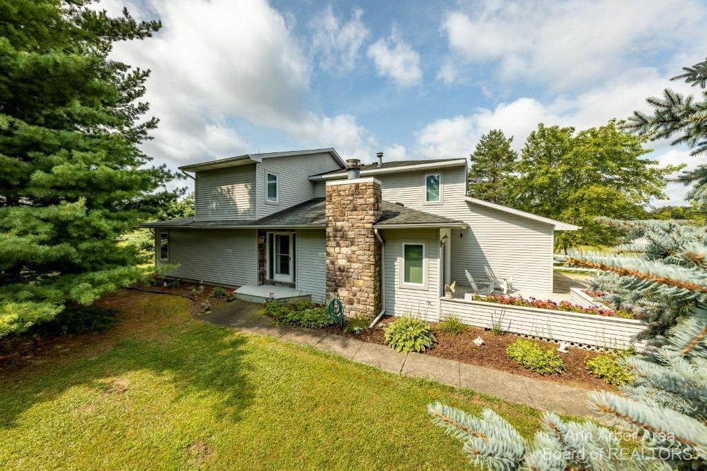 10966 Dexter Pinckney Road - Photo 1