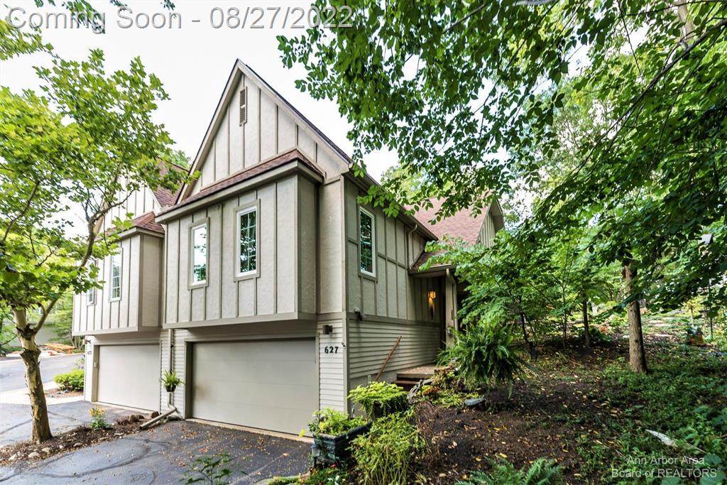 627 Ridgewood Court - Photo 1