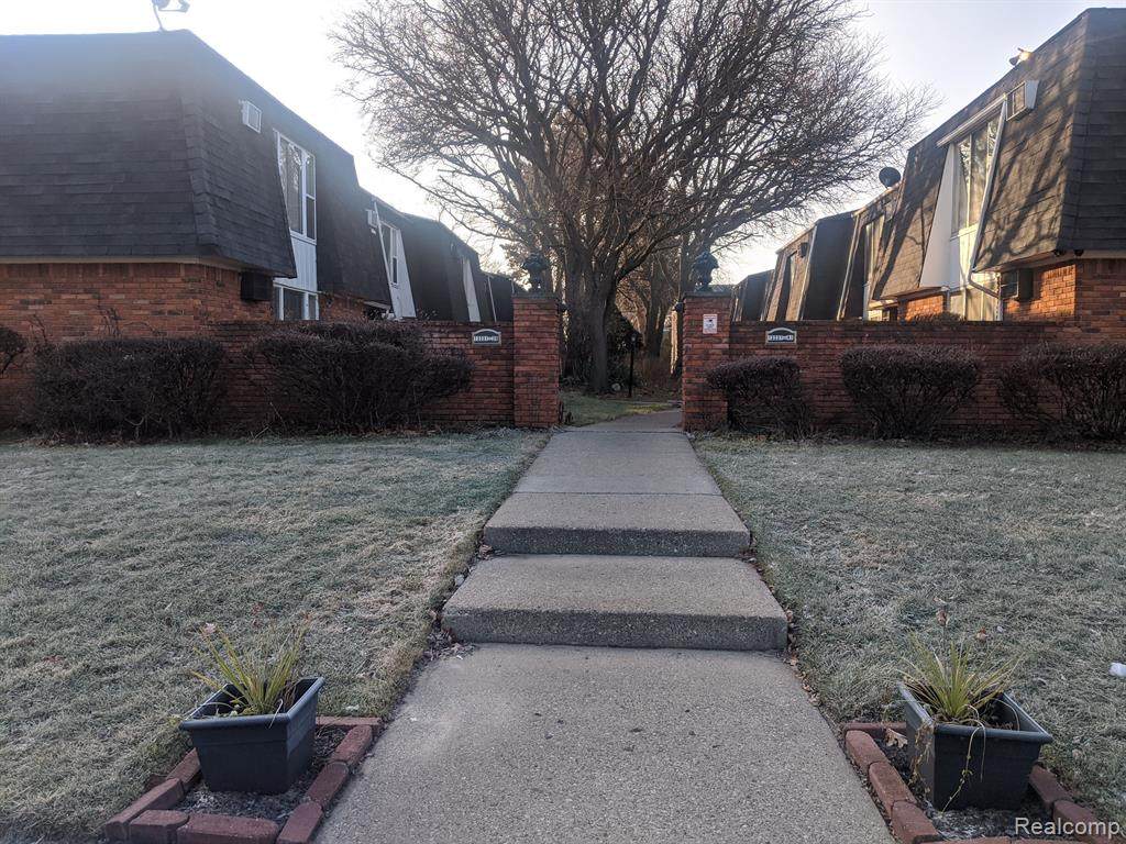 13341 W 9 Mile Road - Photo 1