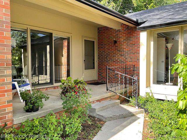1052 Stratford Place - Photo 1