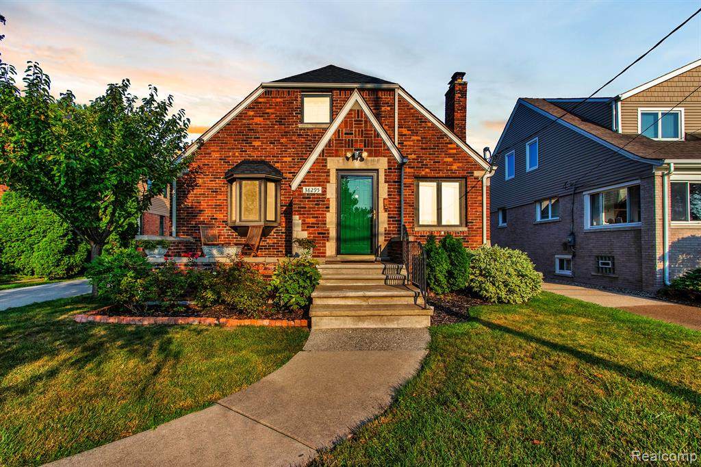 38295 Circle Drive - Photo 1