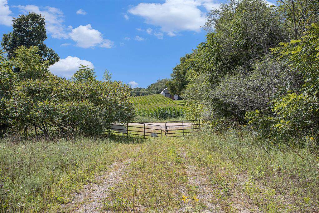 1943 122nd Avenue - Photo 1