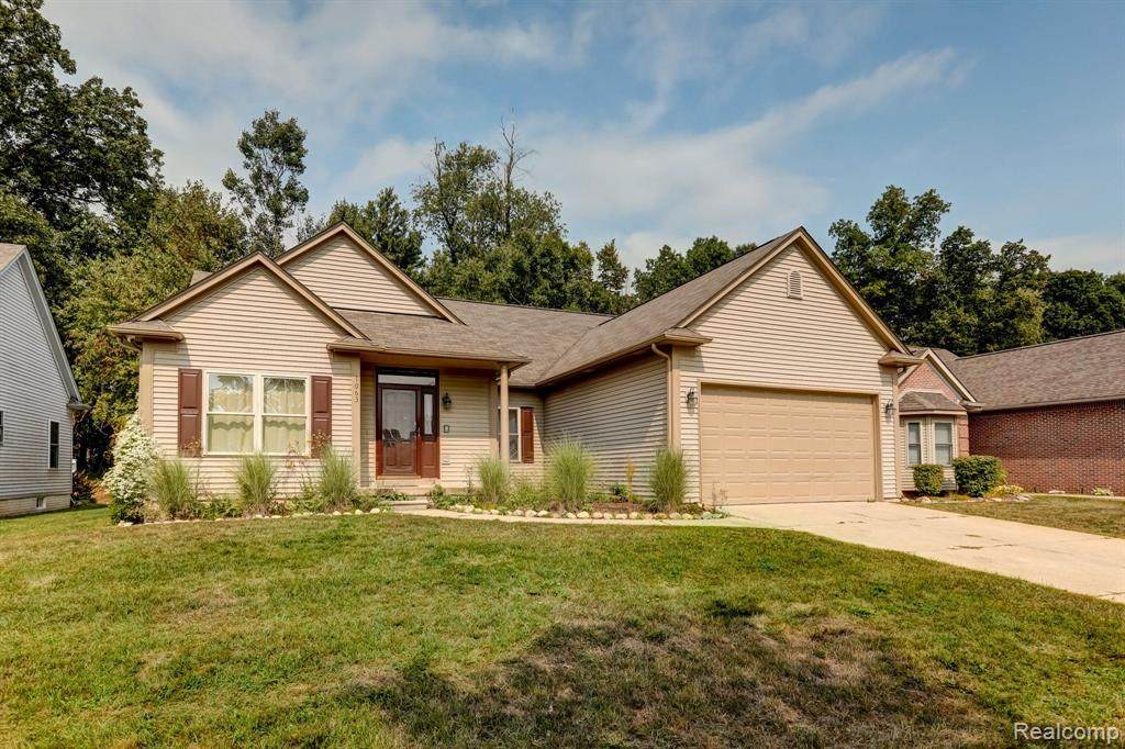 1063 Club House Drive - Photo 1