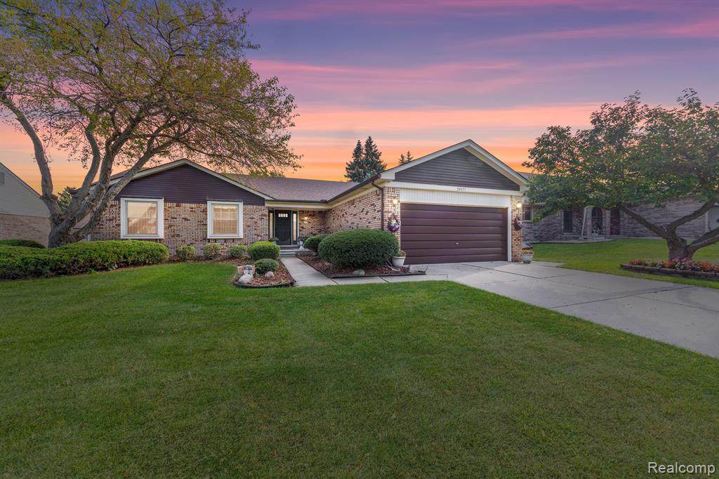 39071 Lapham Drive - Photo 1