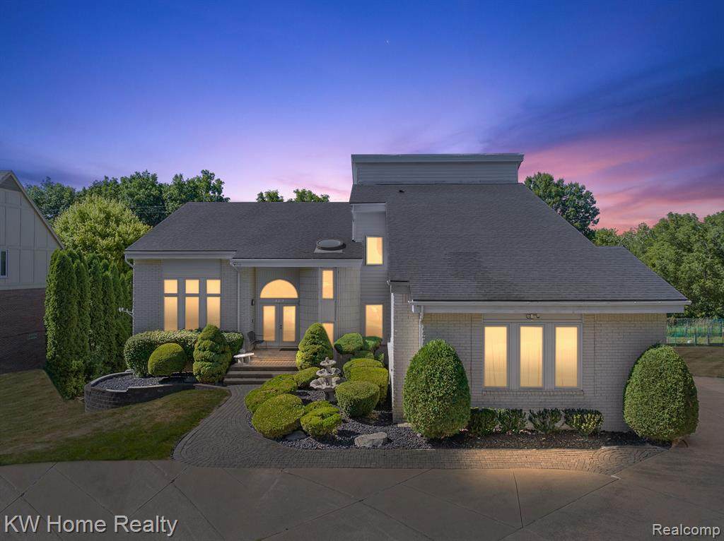 5146 Parkside Drive - Photo 1