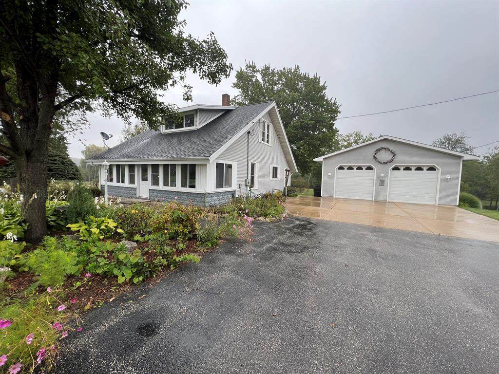 4470 Gordon Avenue - Photo 1
