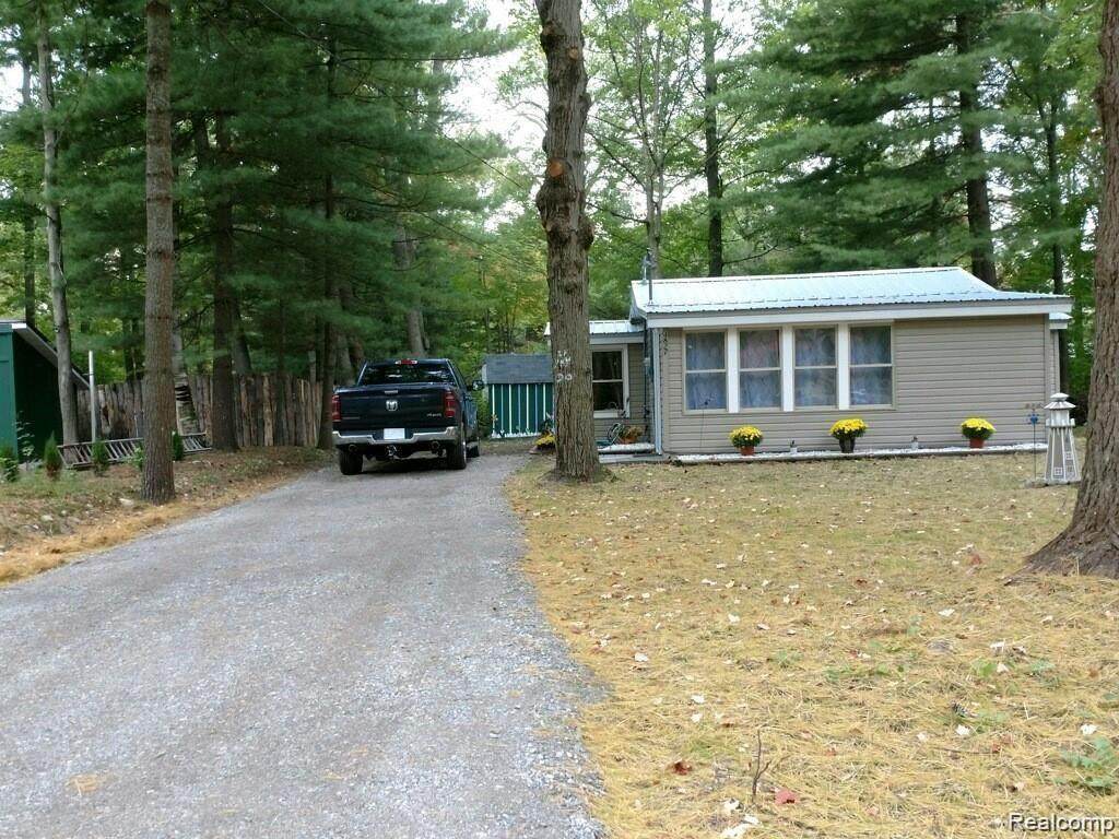 4827 Crestknoll Street - Photo 1
