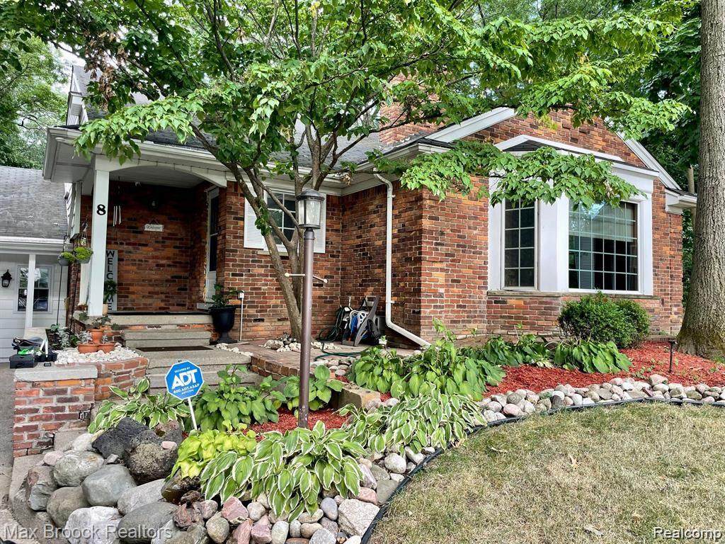 8 Duxbury Lane - Photo 1