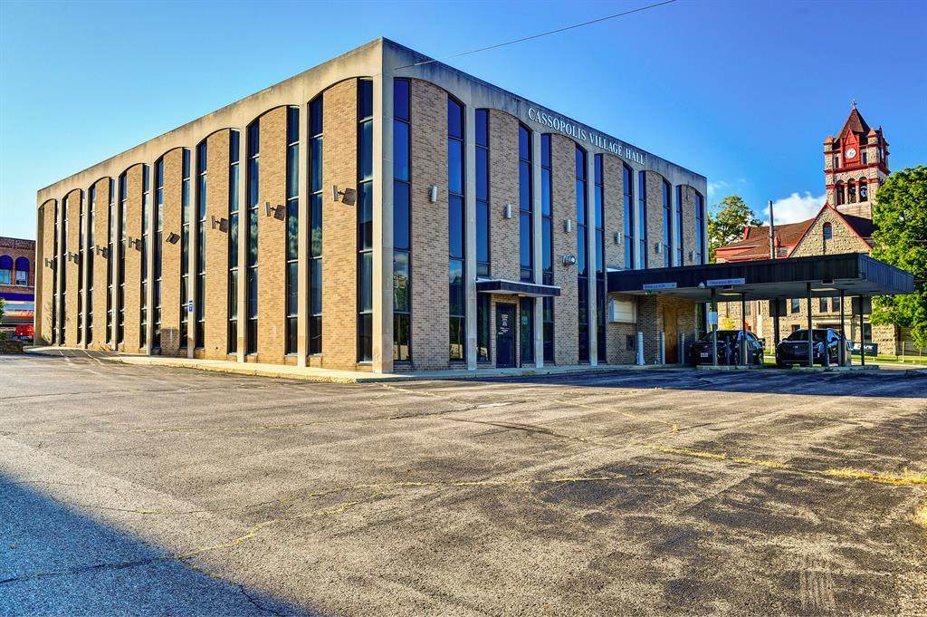 117 Broadway Street - Photo 1