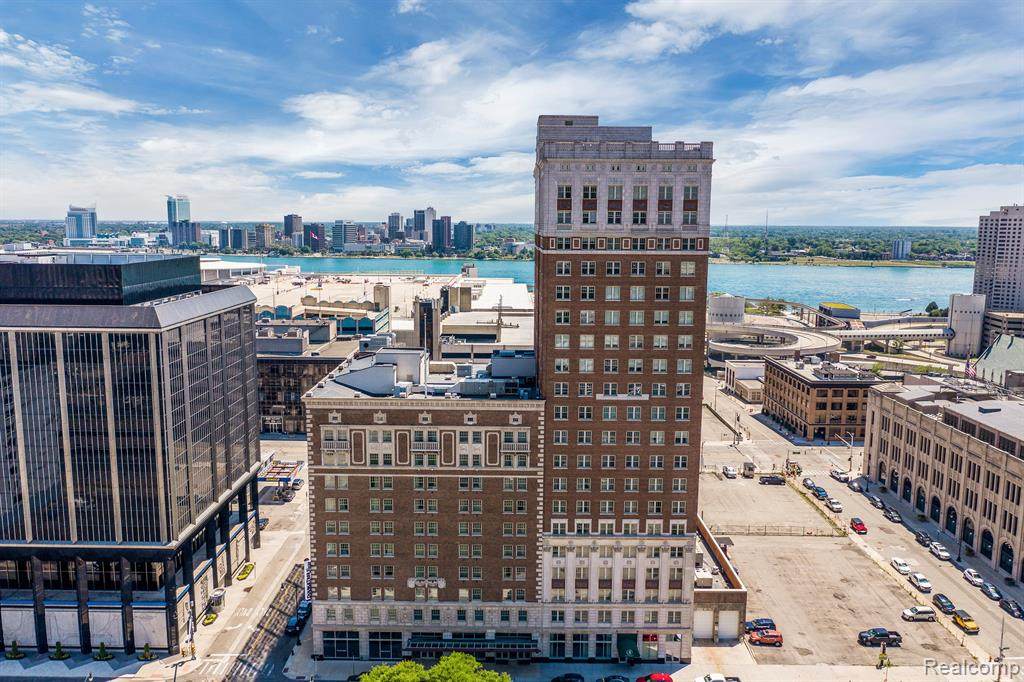 525 Lafayette Boulevard - Photo 1