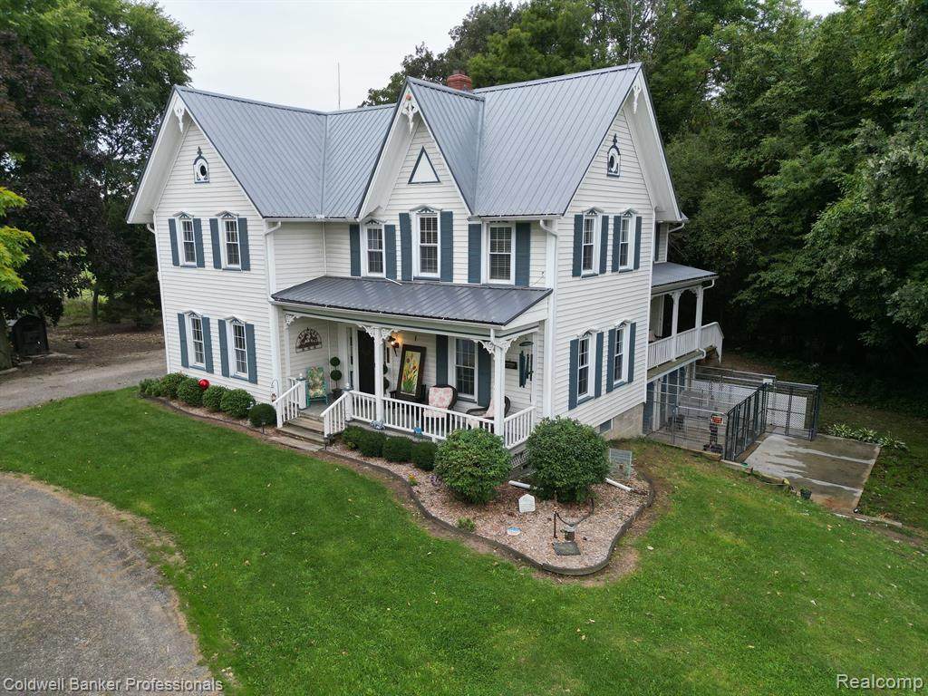 7362 Center Road - Photo 1