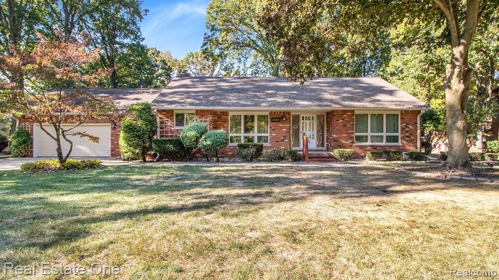 8899 Birchwood Drive - Photo 1