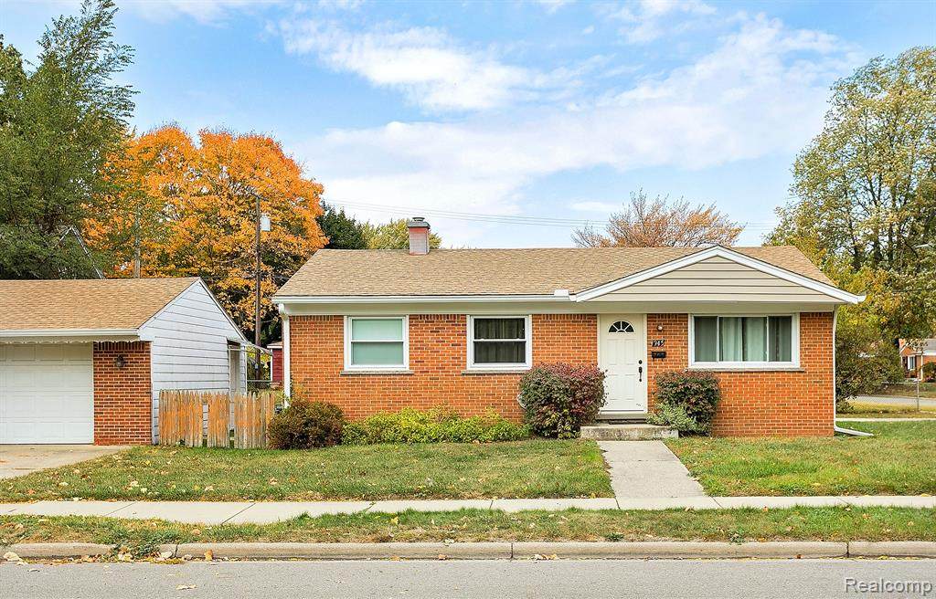 945 Cross Street - Photo 1