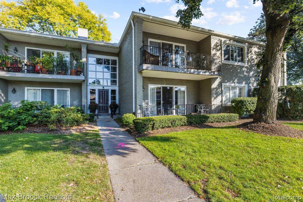 1111 Old Woodward Avenue - Photo 1