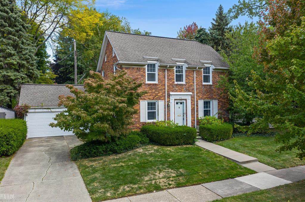 274 Mcmillan - Photo 1