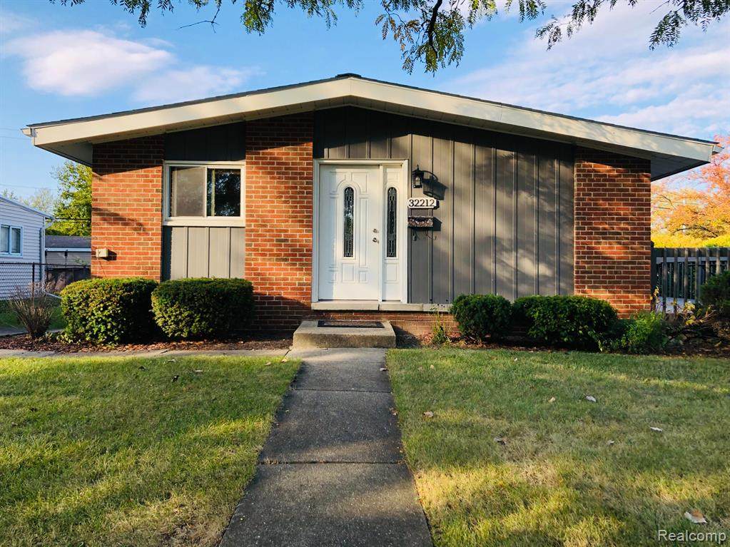 32212 Harvard Street - Photo 1