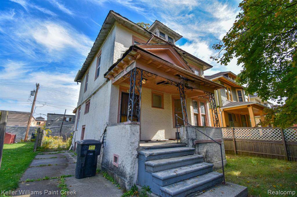 3244 Helen Street - Photo 1