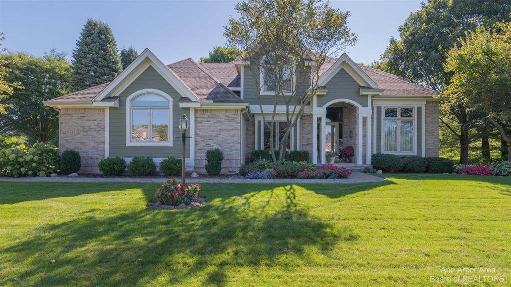 5727 Creekview Drive - Photo 1