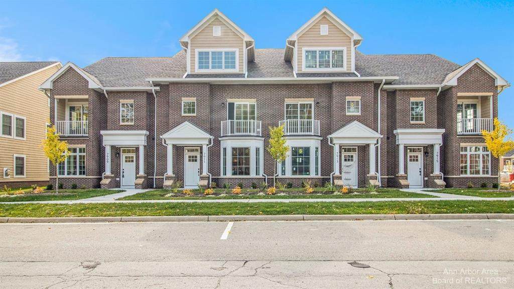 7909 Grand Street - Photo 1