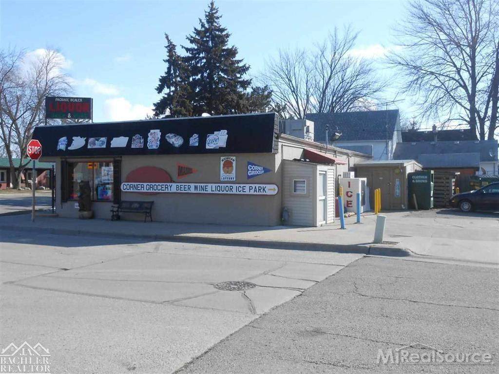 339 Fairbanks - Photo 1