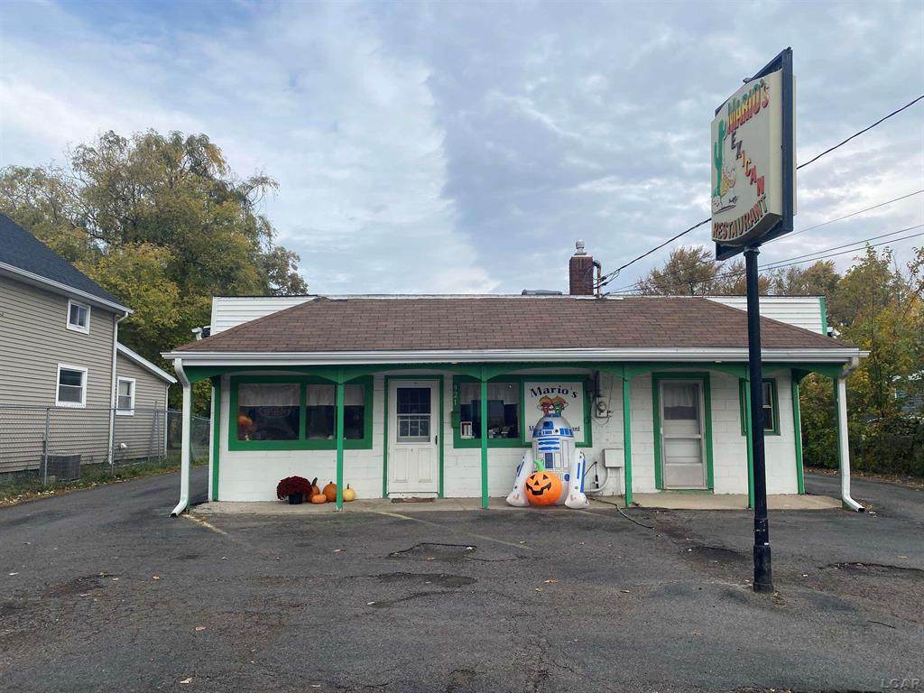 921 E Beecher St - Photo 1