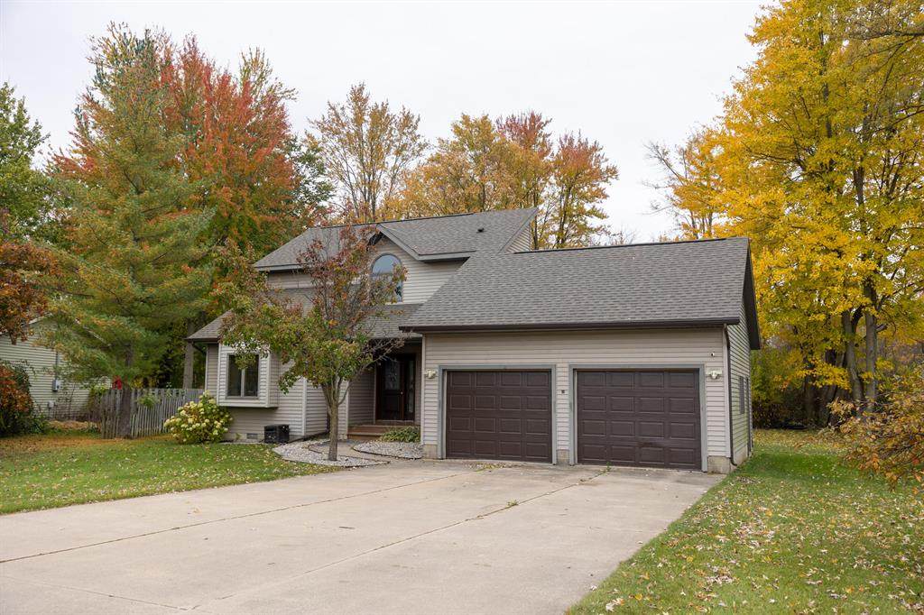 869 Beech Street - Photo 1