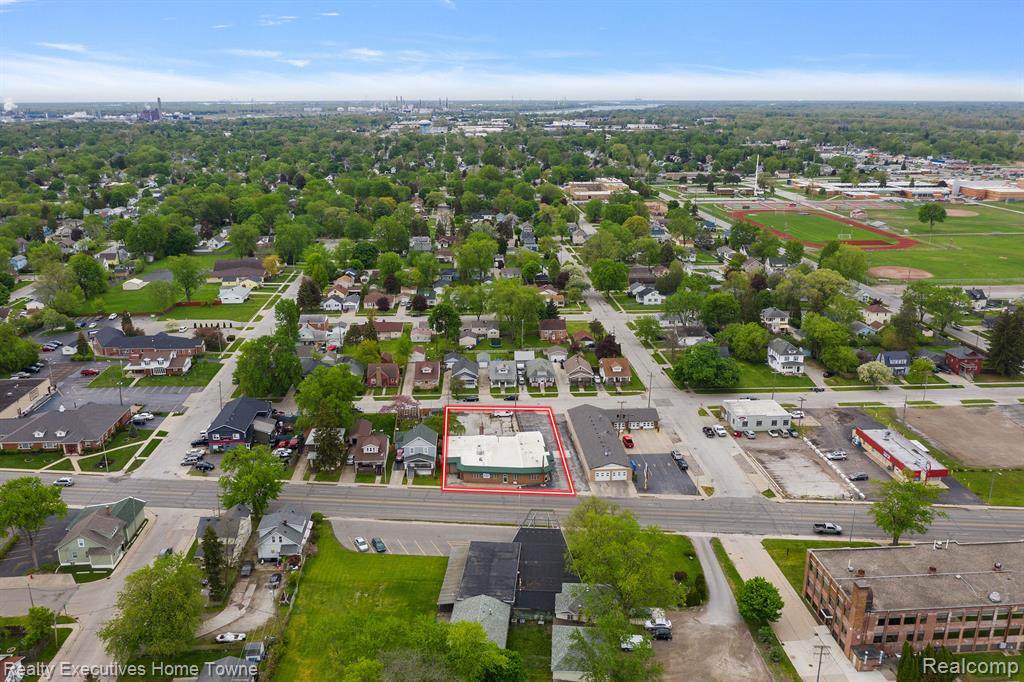 1722 Lapeer Avenue - Photo 1