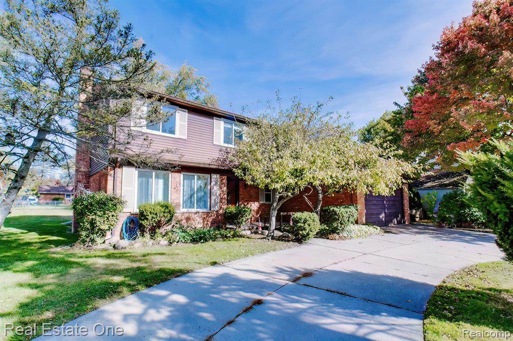 28128 Bellcrest Street - Photo 1