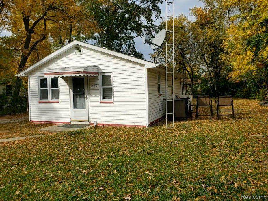1440 Yale Avenue - Photo 1