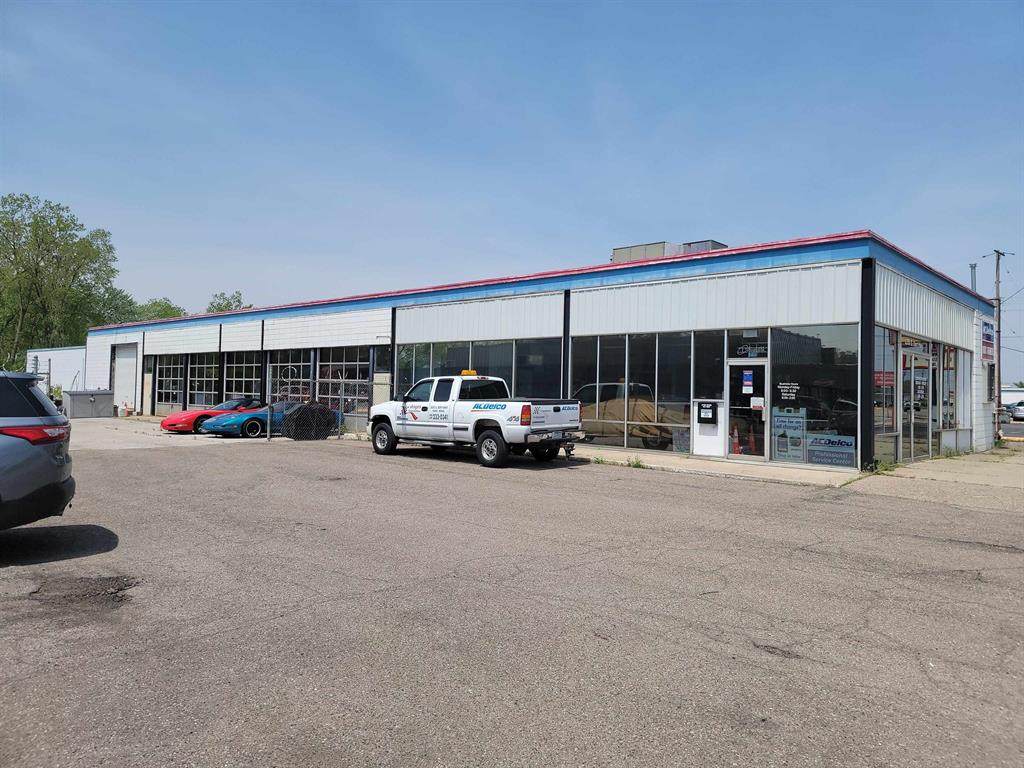 2330 Dort Hwy. - Photo 1