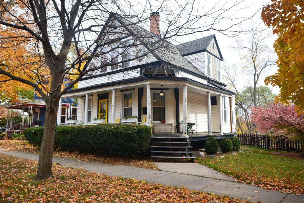 321 Portage Avenue - Photo 1