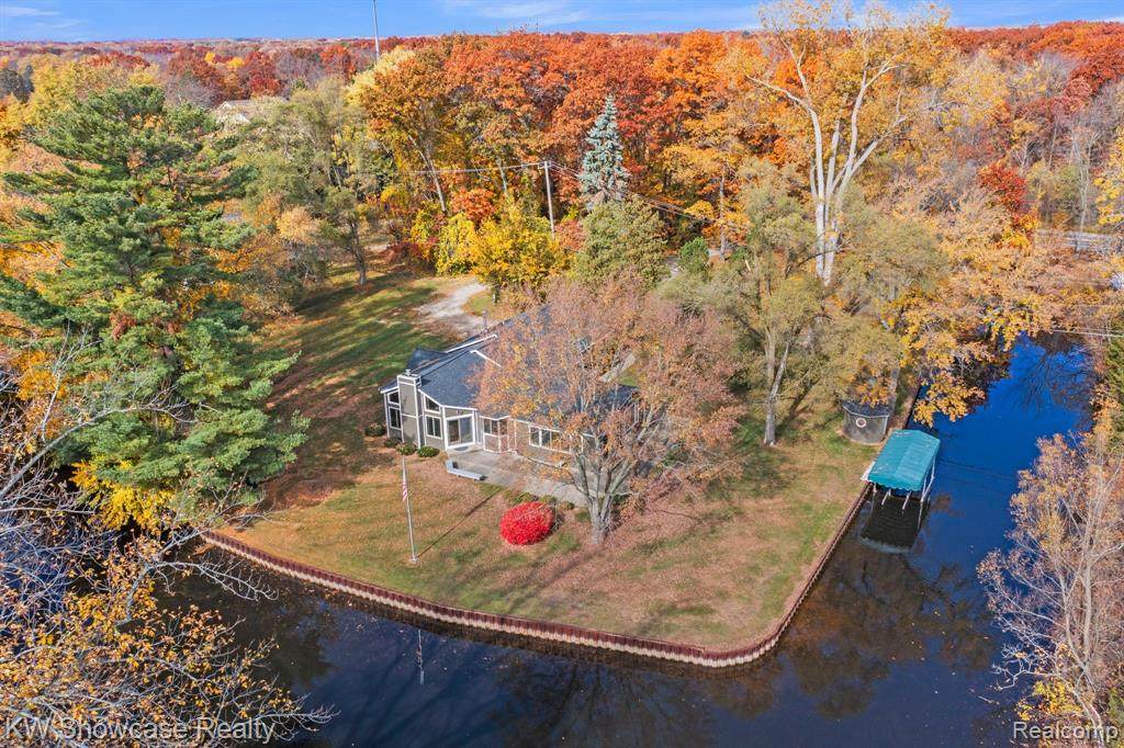 9045 Commerce Road - Photo 1
