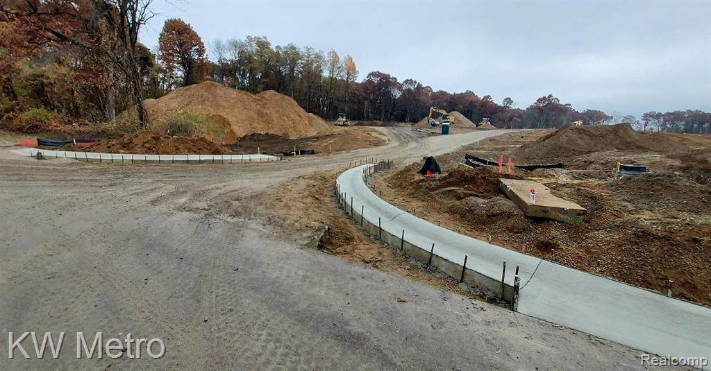 515 Lake Manitou Trail - Photo 1