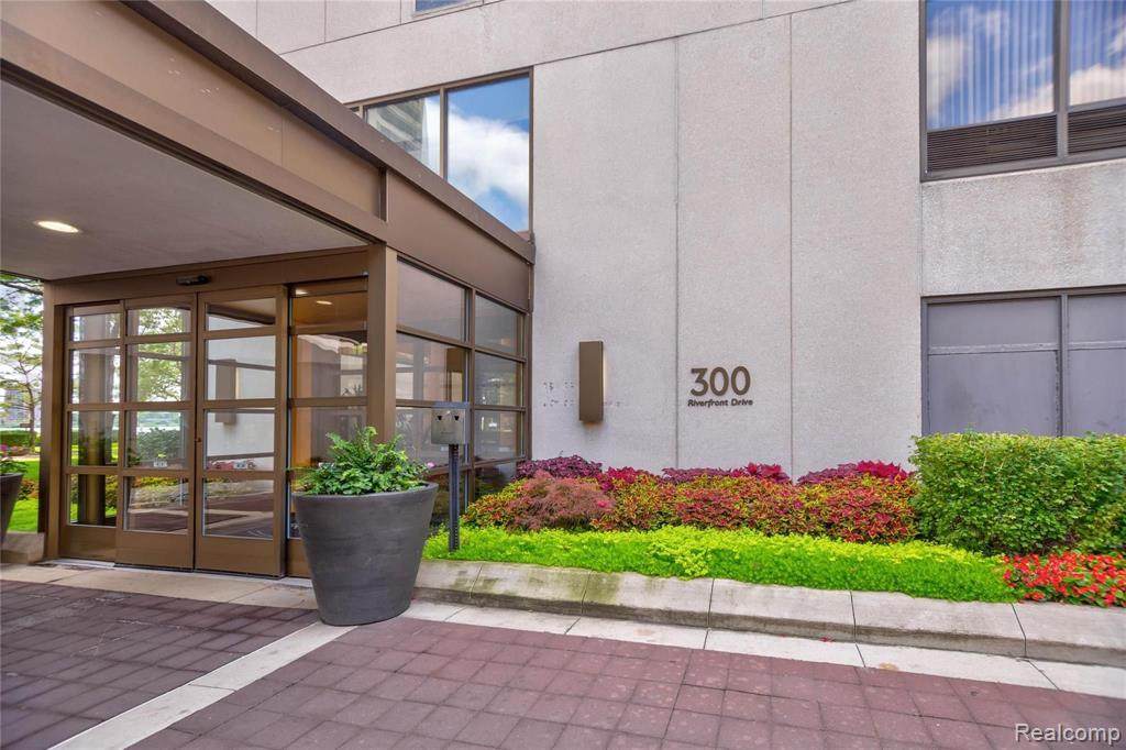 1001 Jefferson Ave - Photo 1