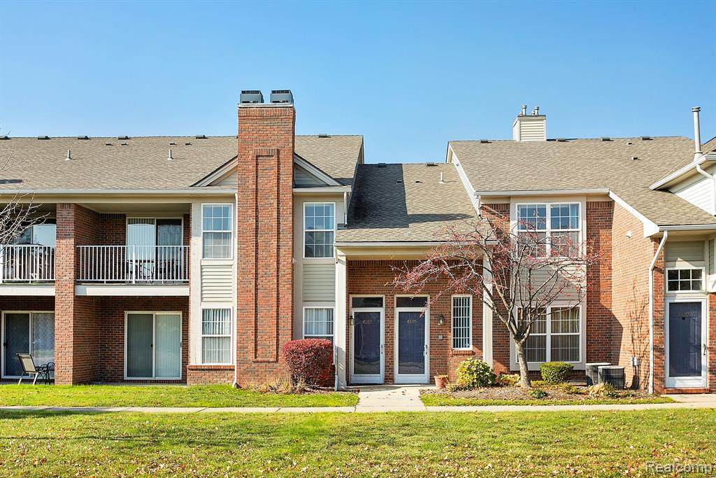 43195 Woodbridge Drive - Photo 1