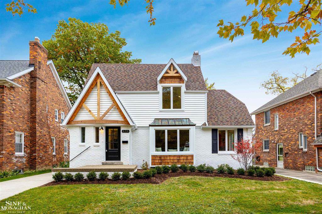 636 Washington - Photo 1