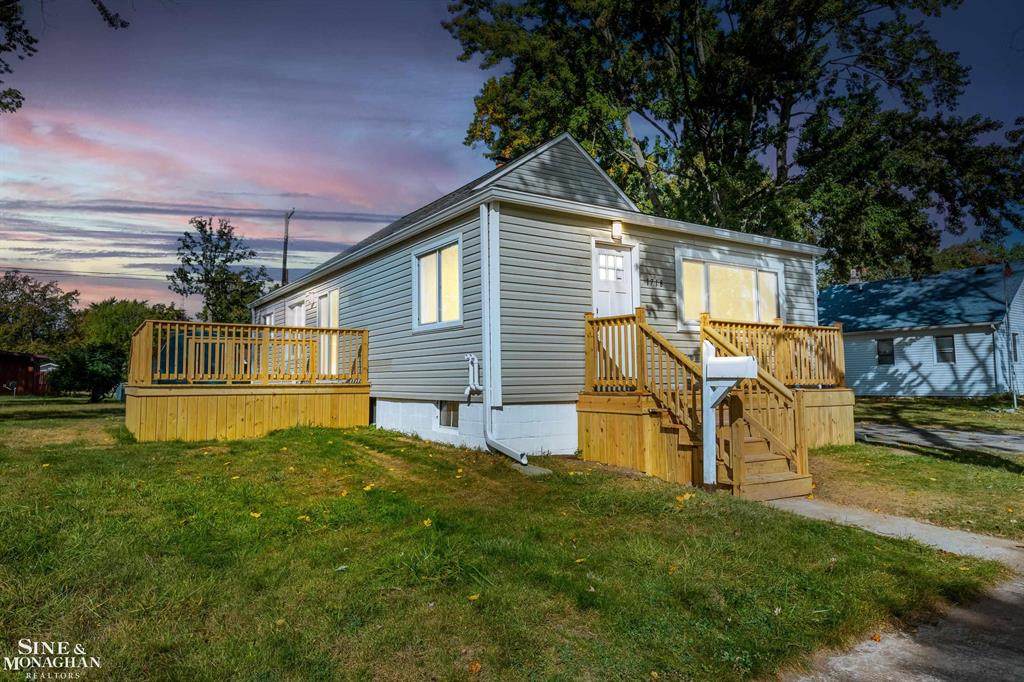 1718 New Hampshire - Photo 1