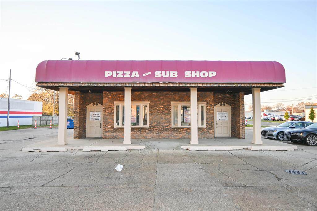 733 Summit Avenue - Photo 1