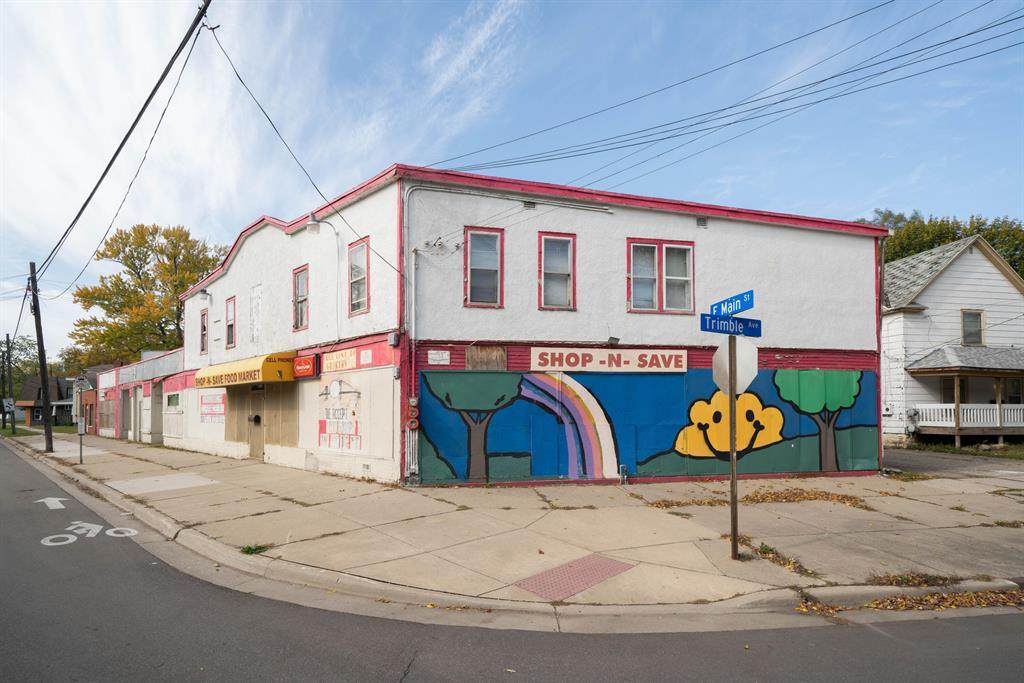 1727 Main Street - Photo 1