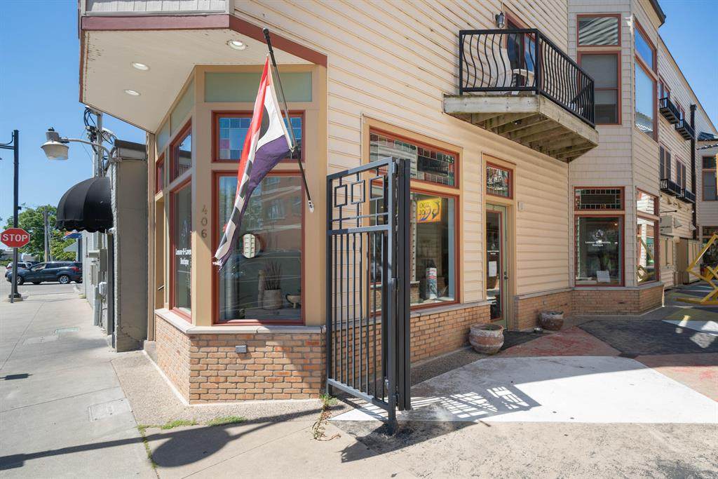 406 Phoenix Street - Photo 1